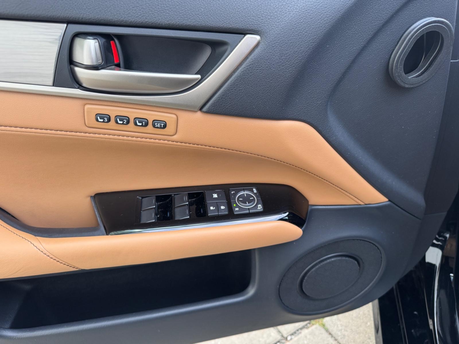 Lexus GS 450h F Sport 345 ch Hybride • Mark Levinson • Toit ouvrant • 4 roues directrices • Sièges ventilés