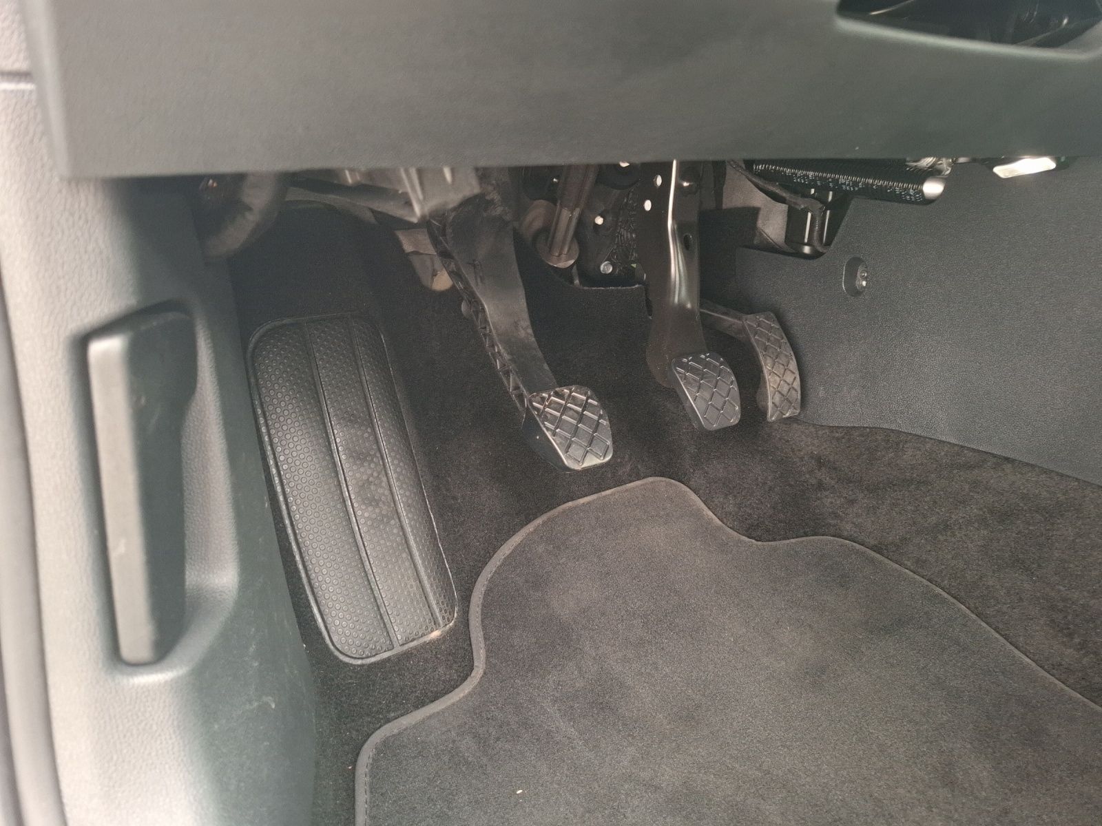 Fahrzeugabbildung Volkswagen Polo TSI Highline Navi Climatronic ACC PDC SH LM