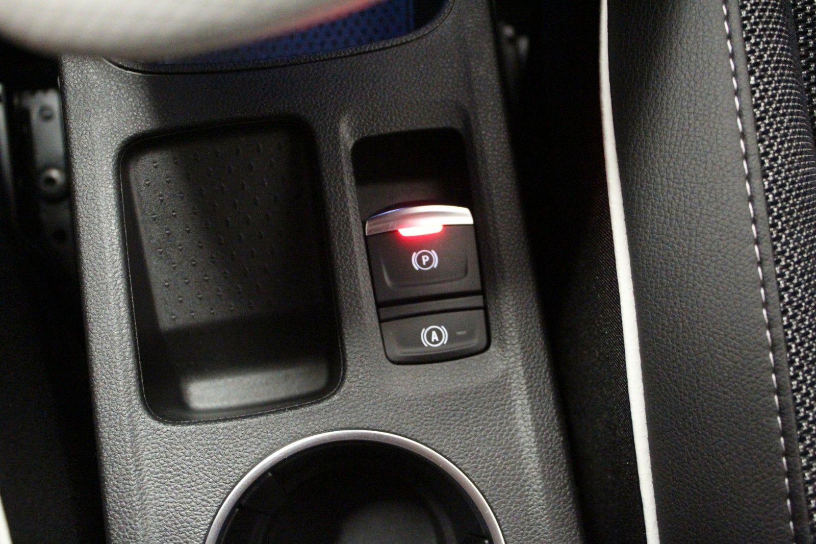 Fahrzeugabbildung Renault Captur E-Tech Plug-In 160* Edition One *