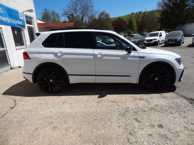 Fahrzeugabbildung Volkswagen Tiguan/R-Line/BlackStyle/Pano/2.Hd/Navi/20Zoll/