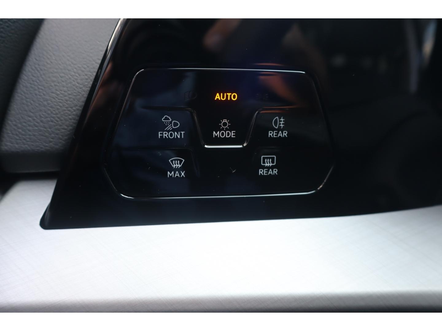 Volkswagen Golf VIII 1.5 eTSI DSG AHK Winterpaket RFK Side, миниатюра 25