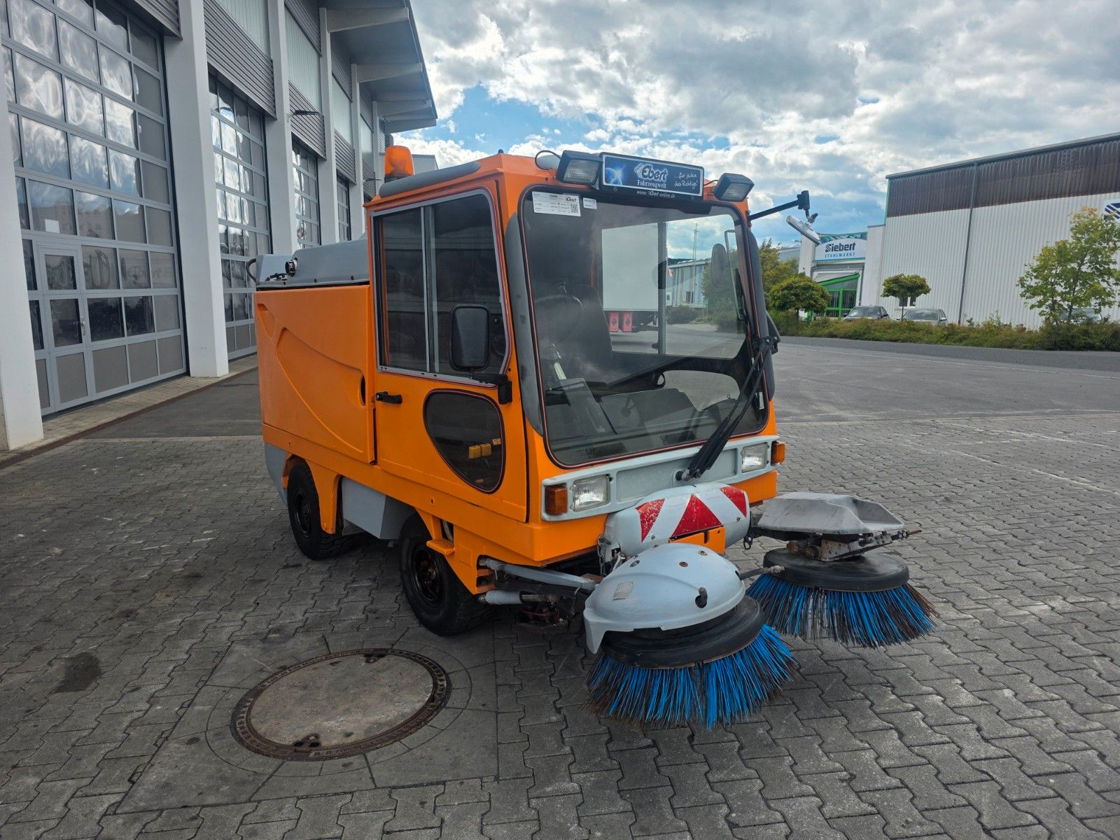 Fahrzeugabbildung Schmidt SK 153 SX / Kehrmaschine / 6.078h