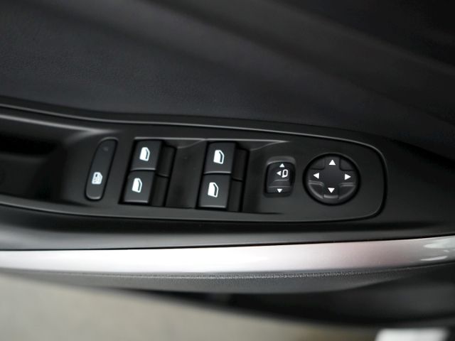 Grandland GSe PHEV 4X4 AT+AHK+NAVI+RÜCKFAHRKAMER