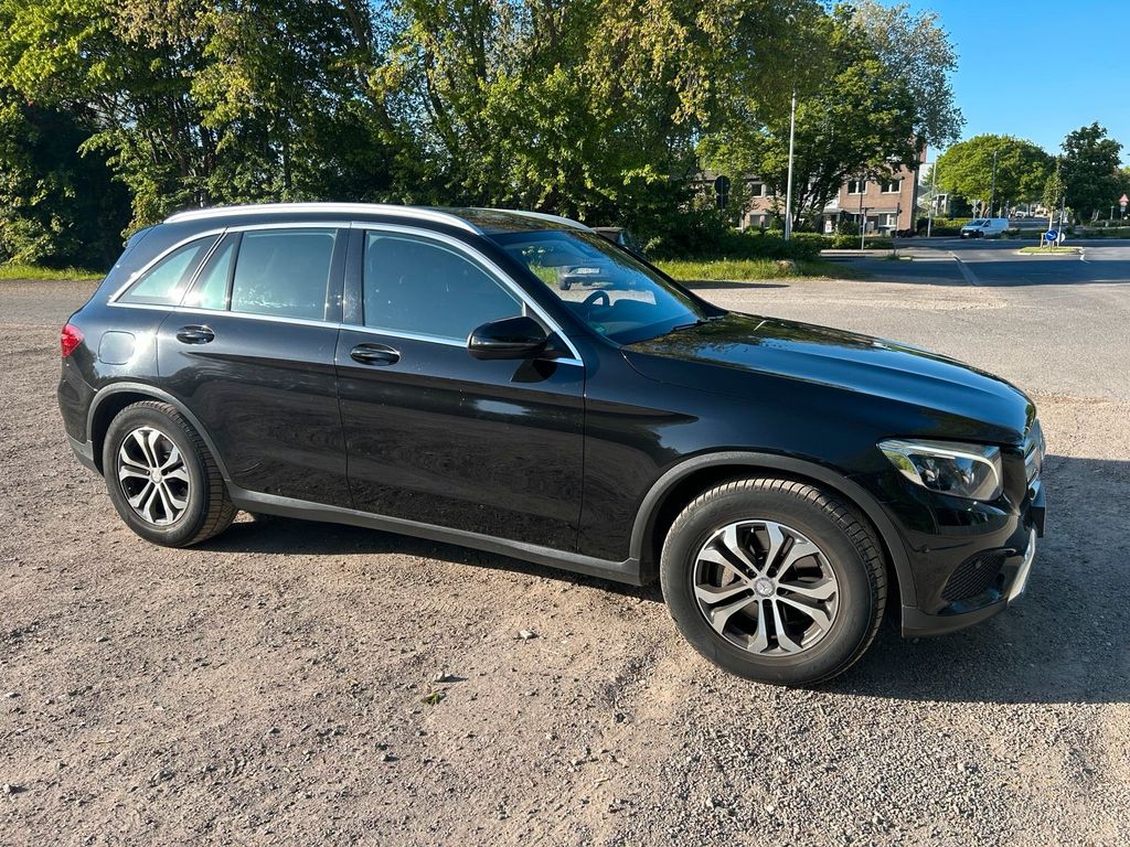 Image of Mercedes-Benz GLC 220