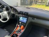 Mercedes-Benz C220 CDI W203 - sehr gepflegt.  - Mercedes-Benz 220 in Düsseldorf