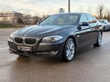 BMW 530d Lim. Aut. BI-XENON HUD SPUR TOT AHK DAB KEY - BMW 530 aus 2011: 530d