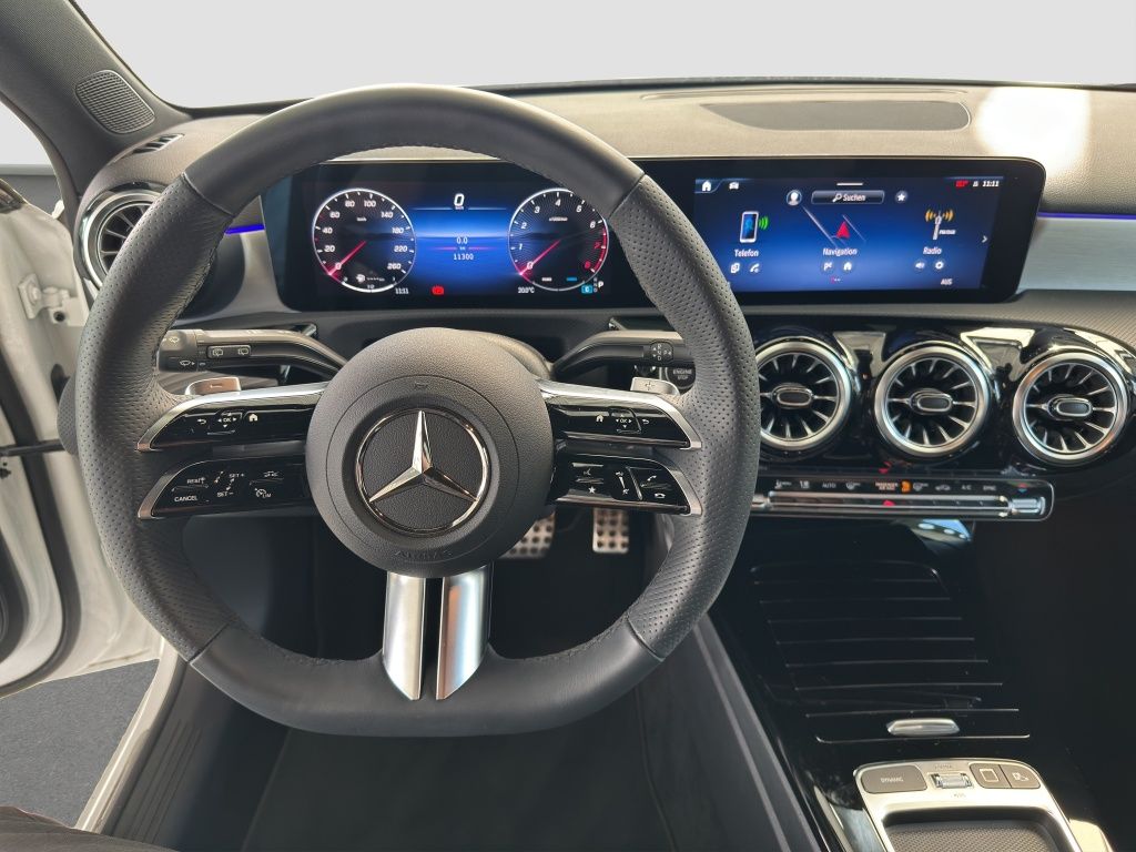 Fahrzeugabbildung Mercedes-Benz A 200 AMG Line AMG*Night*Navi*PDC*ParkAss*RFK