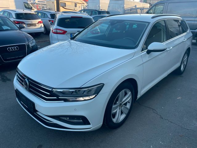 Volkswagen Passat Variant 1.6 TDI DSG*CarPlay*CAM*ACC*