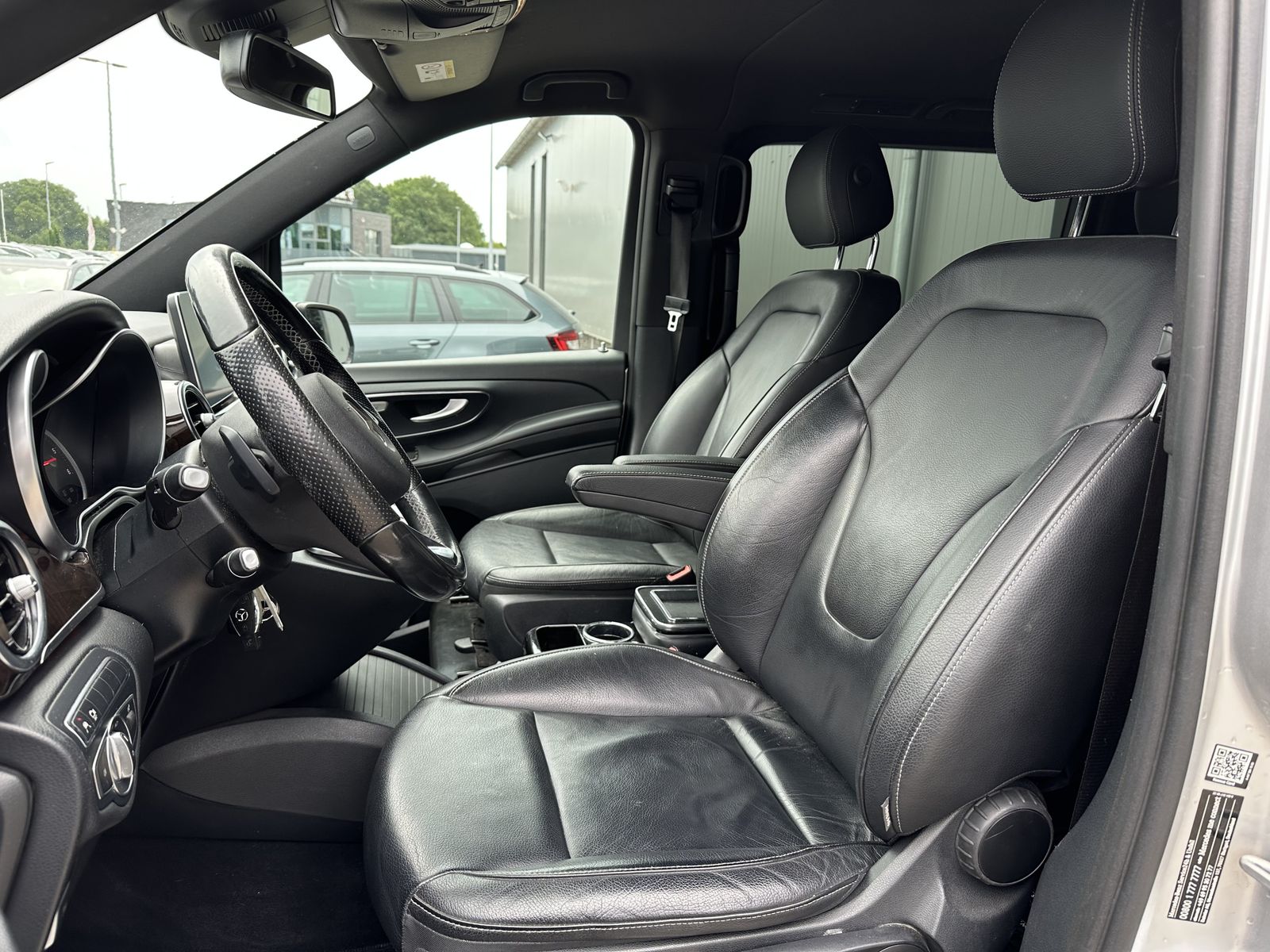 Fahrzeugabbildung Mercedes-Benz V 250 CDI Avantgarde NAV+LED+AHK+BURMESTER+360°+