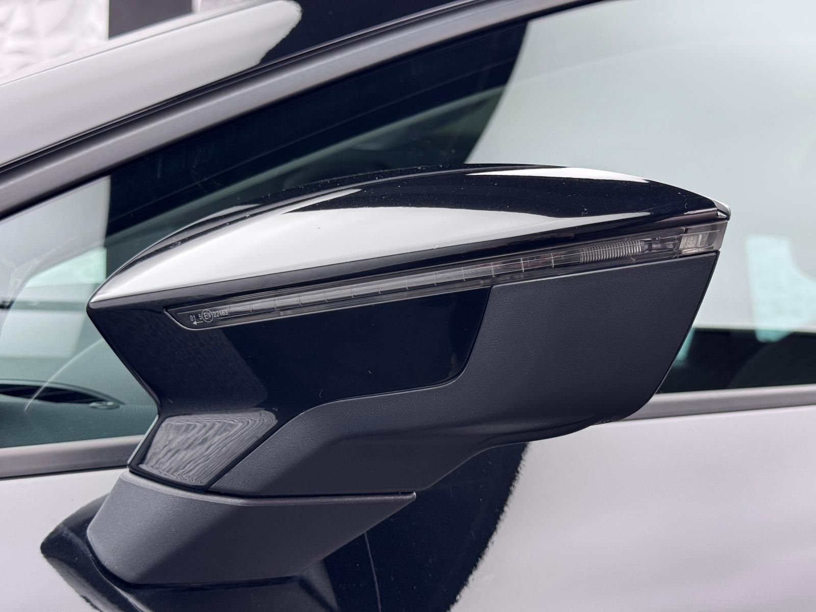 Fahrzeugabbildung SEAT 2.0 TSI FR-LINE/ACC/BEATS/PANO/AMBIENT/R-CAM/AHK