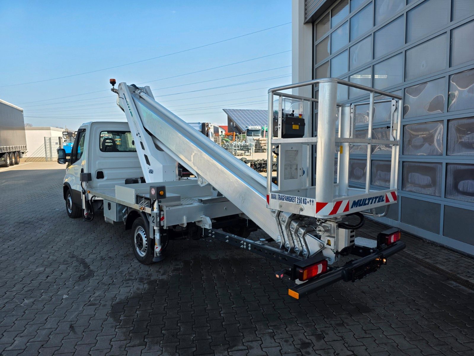 Fahrzeugabbildung Iveco Daily 35S14 *MULTITEL MTE 270*27Meter*