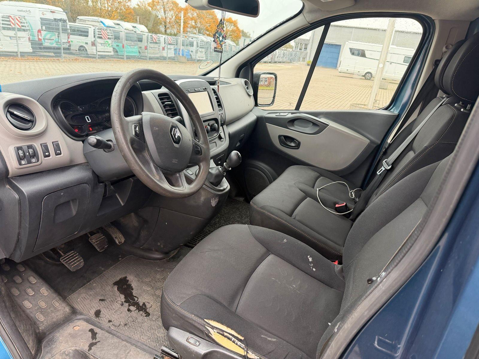 Renault Trafic 2015 — фото 6