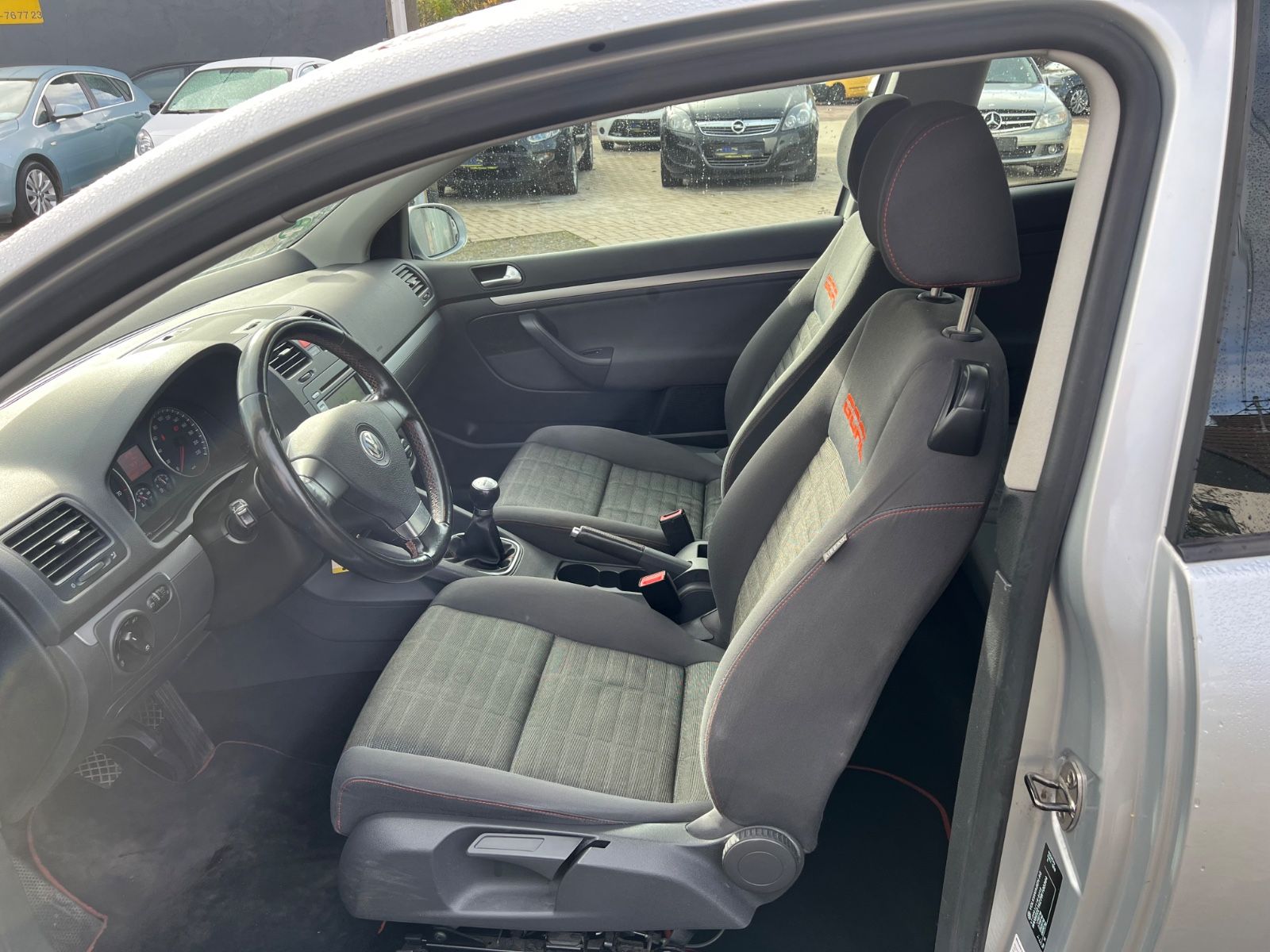Fahrzeugabbildung Volkswagen Golf V Lim. 1.4 Goal