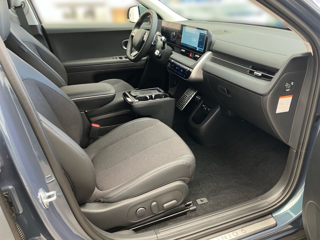 Fahrzeugabbildung Hyundai IONIQ 5 2WD 84kWh Centriq 2xKlima AUT KlimaA SHZ
