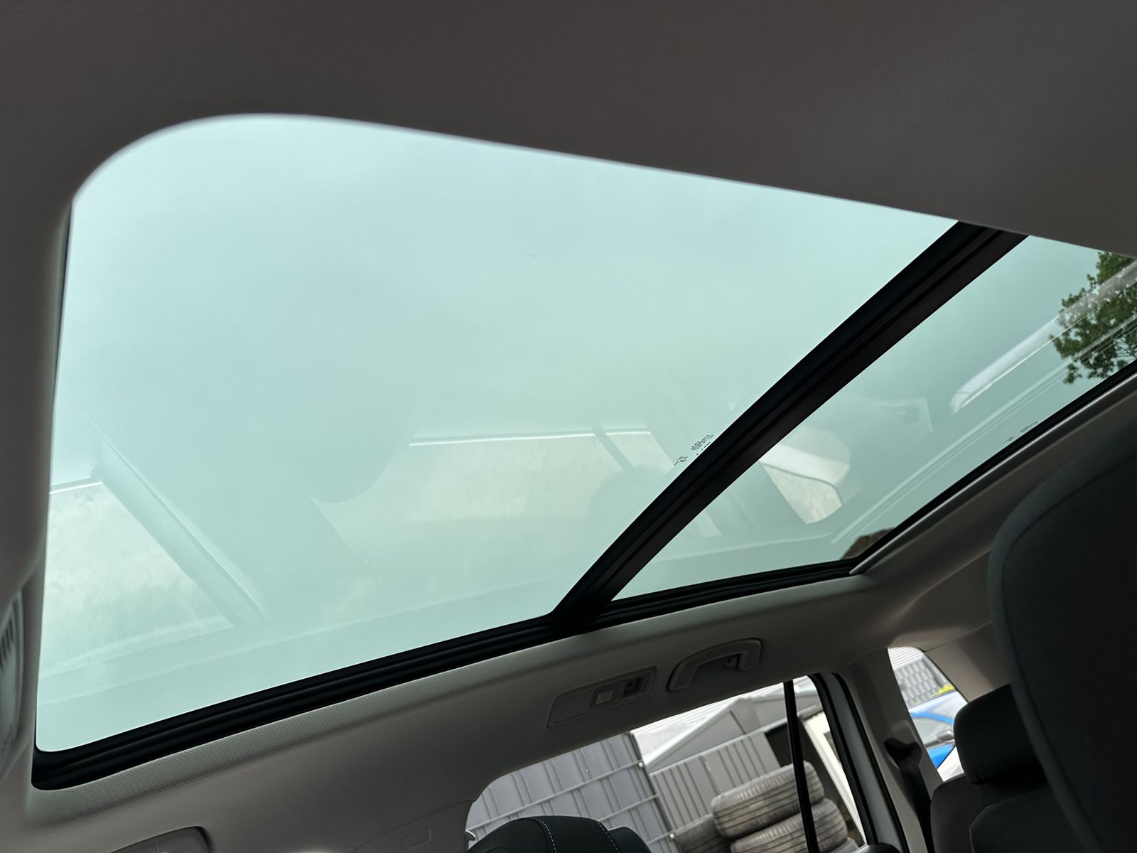 Fahrzeugabbildung Volkswagen Tiguan Allspace Elegance 4M NAV+LED+PANO+AHK+VC