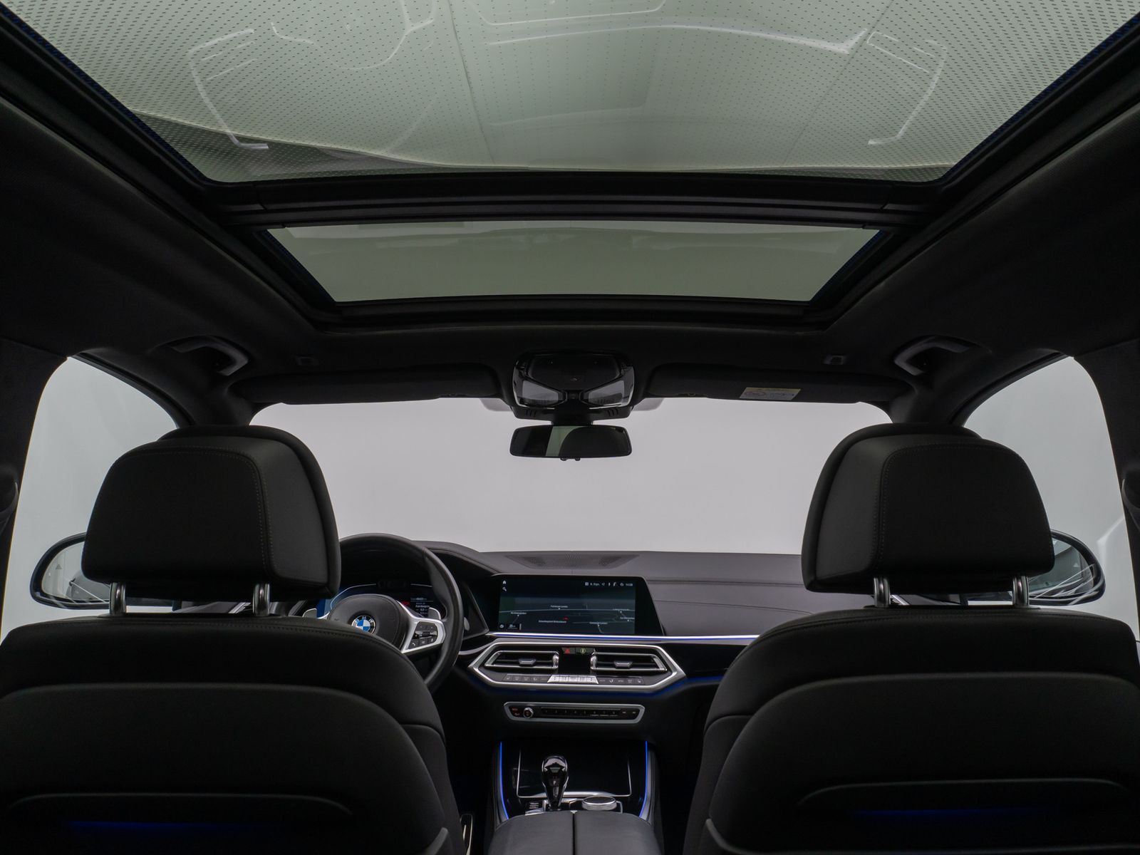 Fahrzeugabbildung BMW X5 xD30d M Sport Panorama 360°Laser HUD DAB HiFi