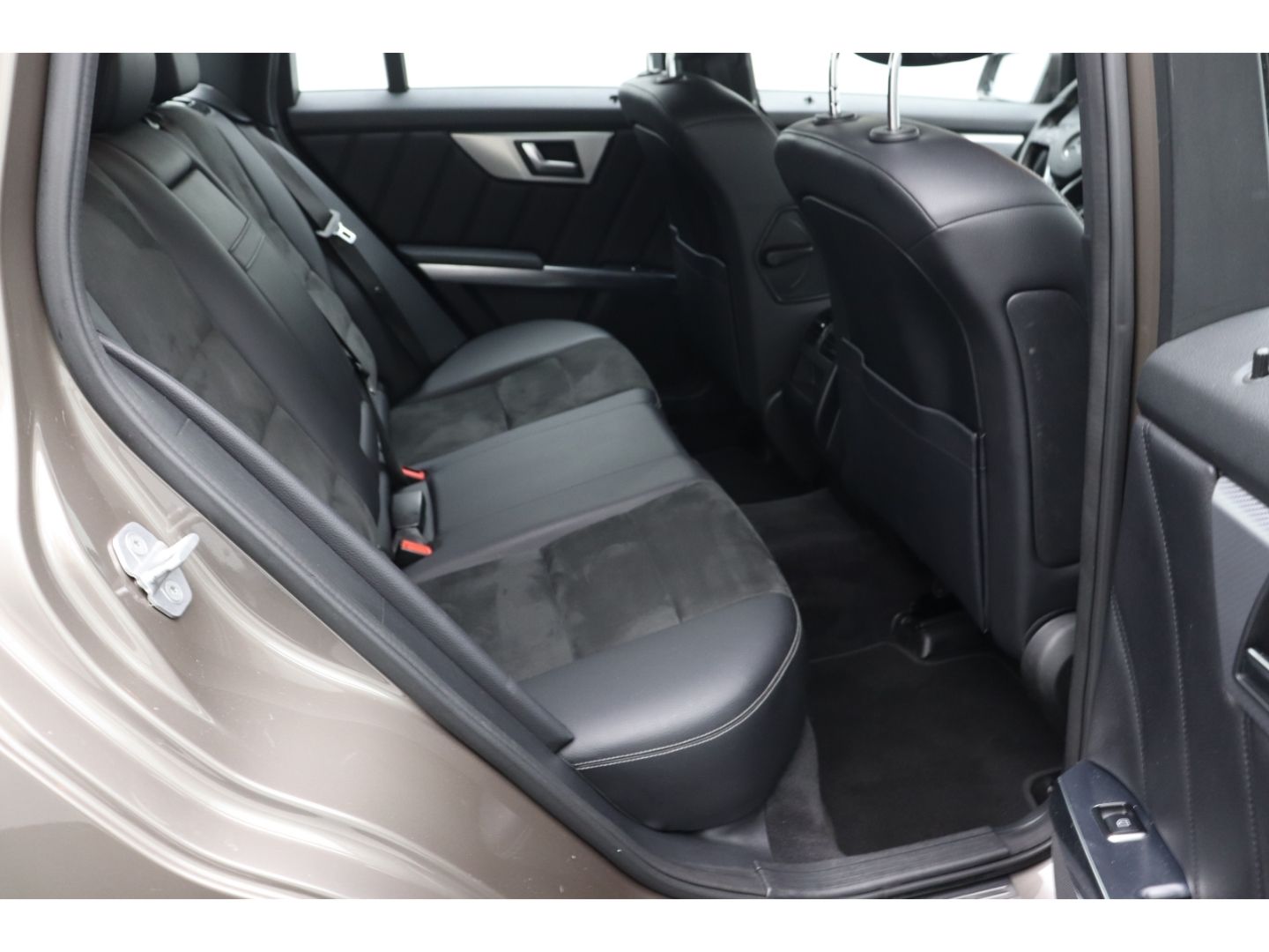 Fahrzeugabbildung Mercedes-Benz GLK 220 CDI BlueEfficiency ACC Navi AHK