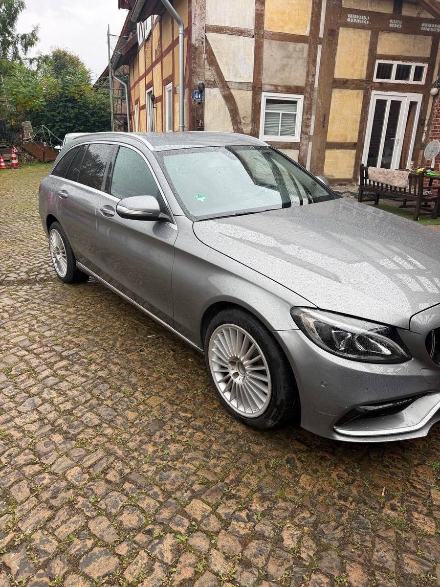 Mercedes-Benz C220 2015 — rear view