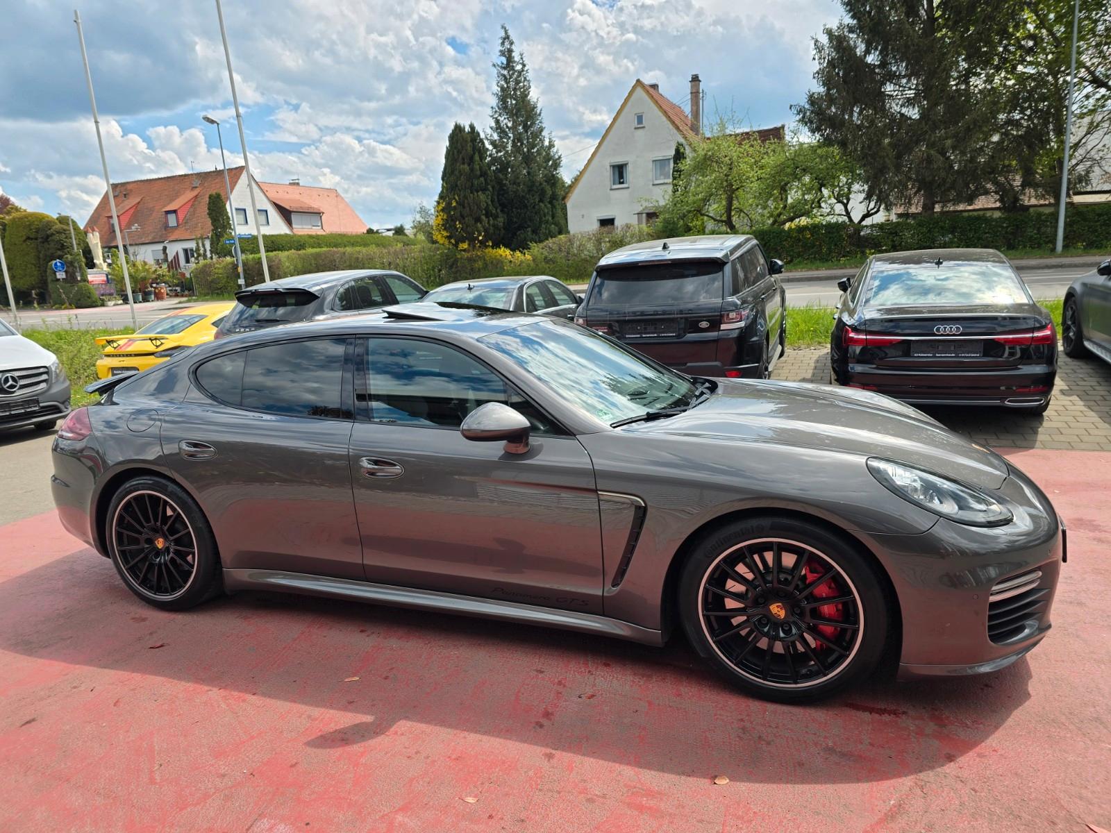 Porsche Panamera GTS 4.8