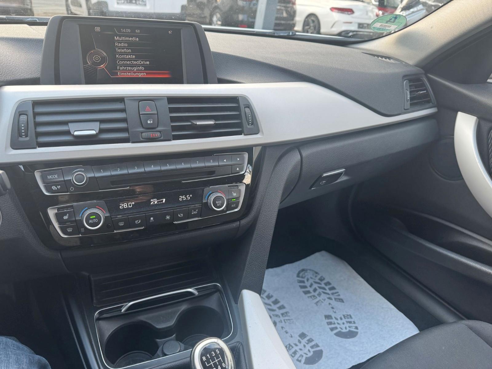 BMW 320 2015 — photo 15