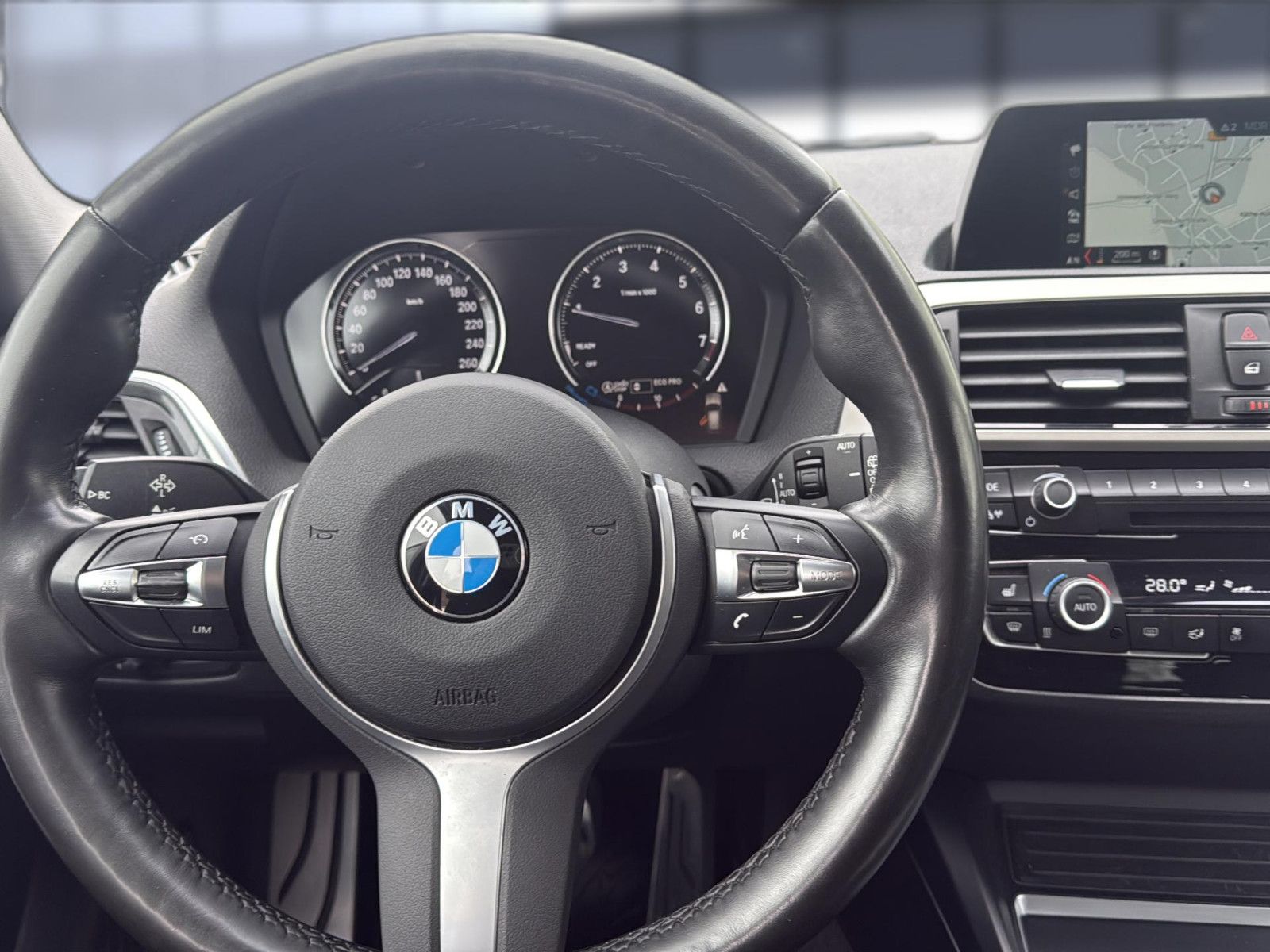 Fahrzeugabbildung BMW 116  Limousine 5-trg.  Advantage/ unfallfrei