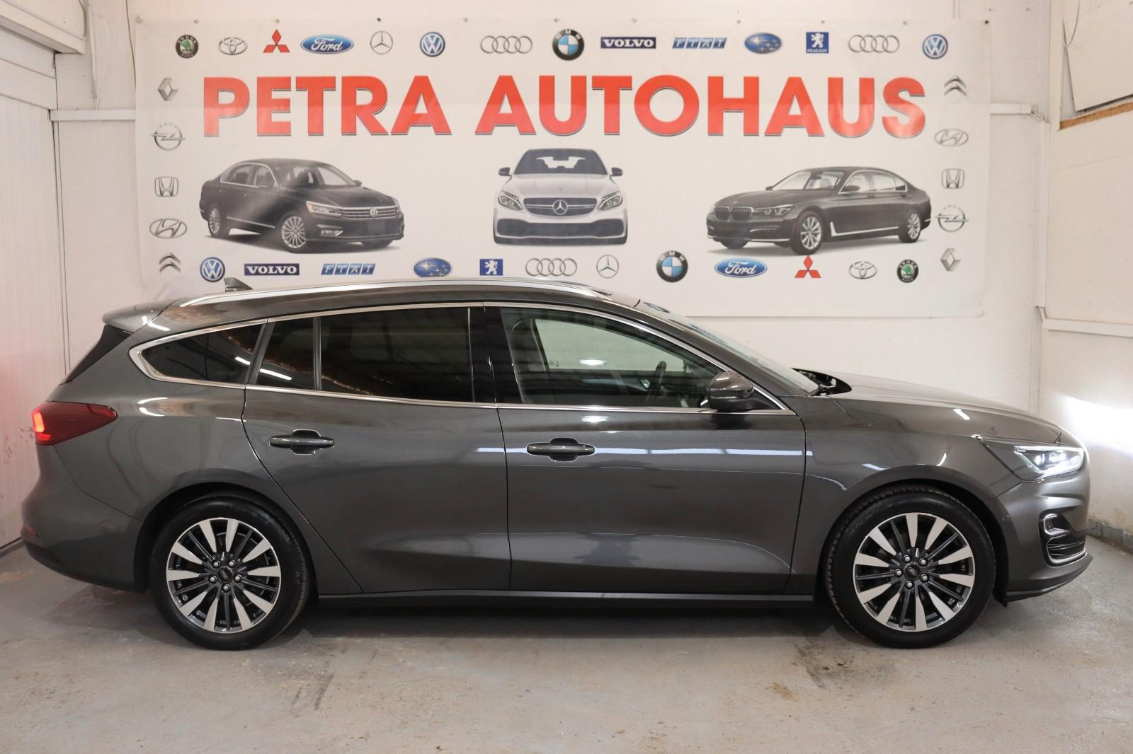 Ford Focus Turnier Vignale HUP Kamera Matrix