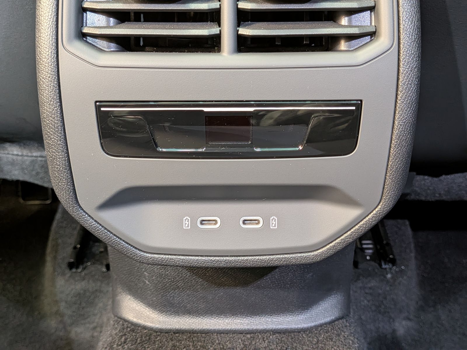 Fahrzeugabbildung CUPRA Leon 1.5 eTSI Dynamic-Edge-Paket AHK*PANO*CAM*18
