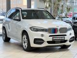 BMW X5 M50d NIGHTVISION|PANO|AHK|HUD|HARMAN|CARPLAY - BMW X5 M50 mit Diesel-Antrieb: Vollleder, Head-Up Display, mit Klimaautomatik