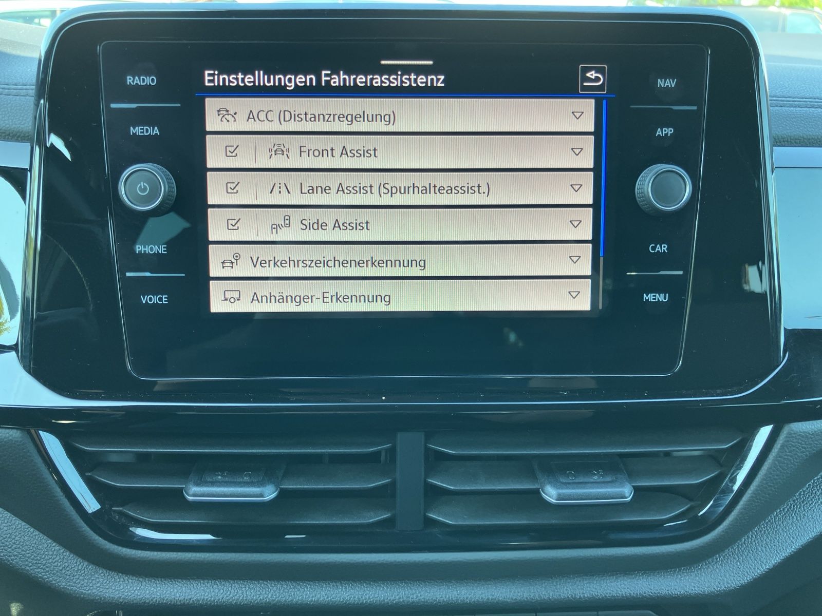 Fahrzeugabbildung Volkswagen T-Roc R-Line Matrix Navi ACC AHK SHZ
