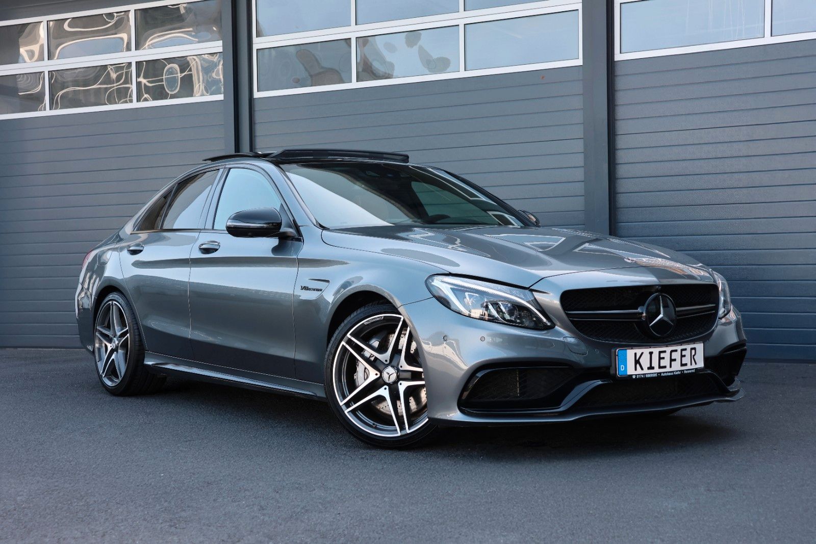 MERCEDES-BENZ C 63 AMG V8/ACC/HUD/360°/BURMESTER/SHZ/SBL/R19