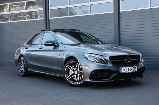 MERCEDES-BENZ C 63 AMG V8/ACC/HUD/360°/BURMESTER/SHZ/SBL/R19