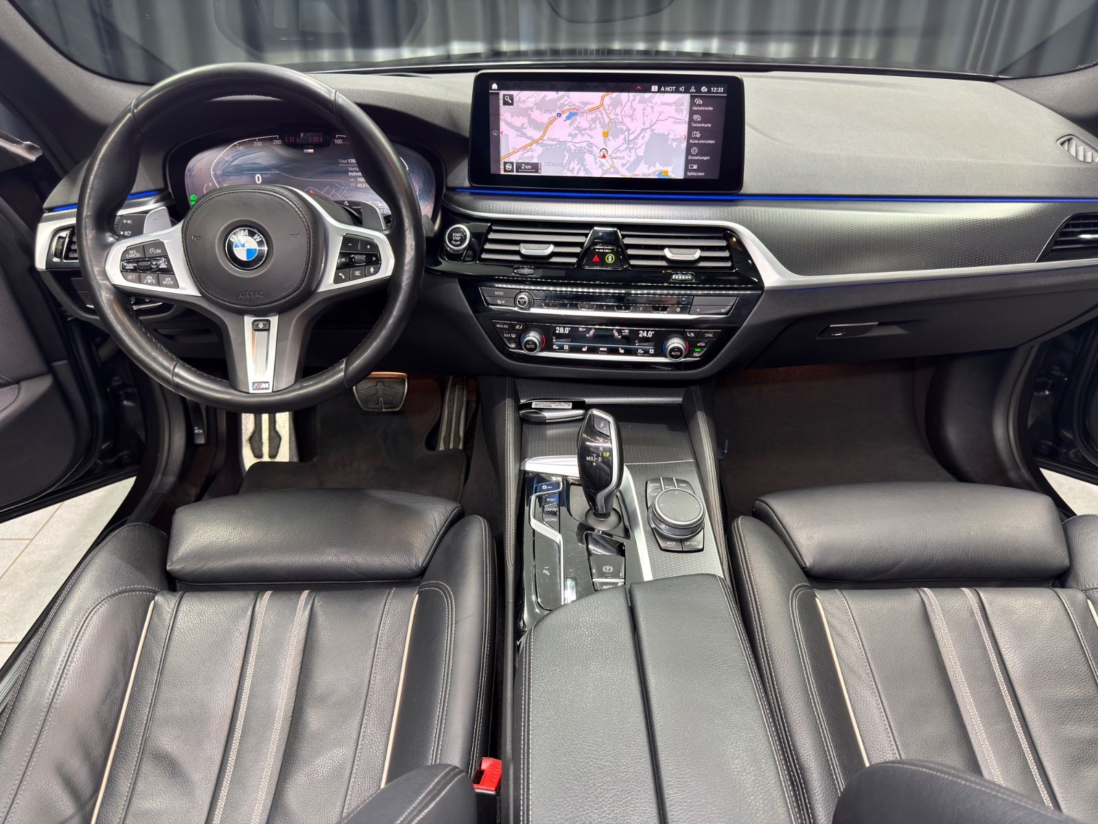 Fahrzeugabbildung BMW 540d xDrive M Sport|LASER|PANO|20"|AHK|ACC|VOLL