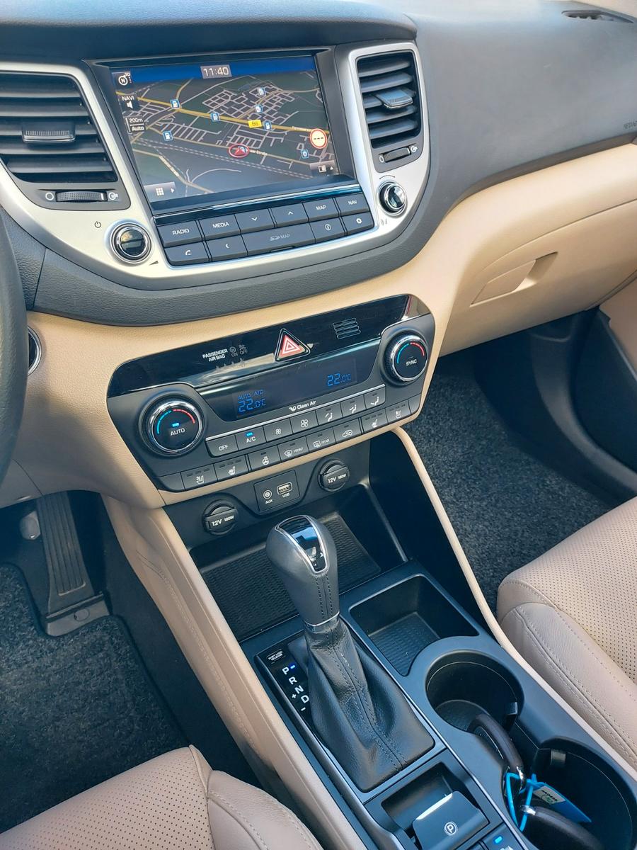 Hyundai Tucson blue Premium Pano Radar Leder Sitzklima