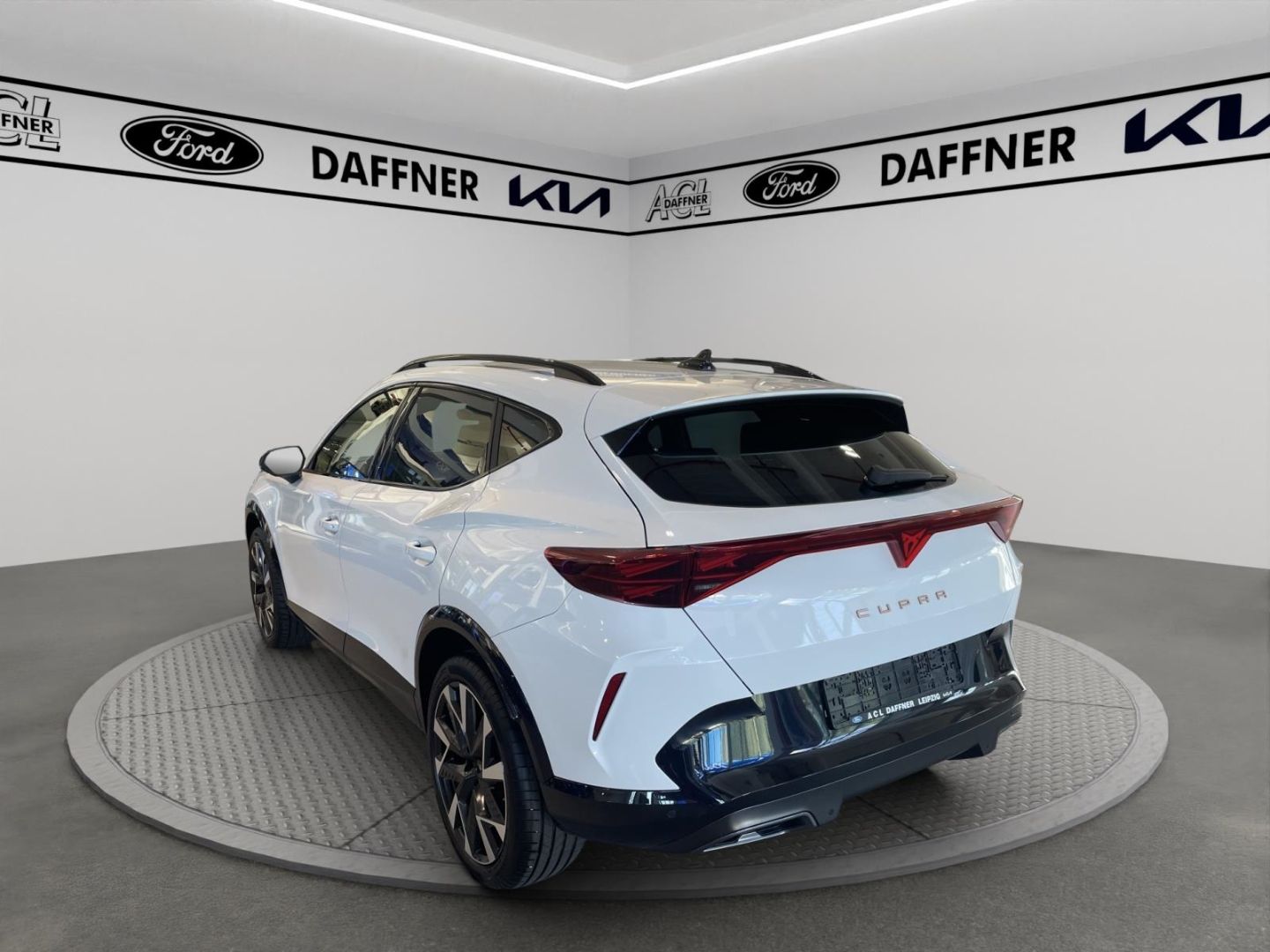 Fahrzeugabbildung CUPRA Formentor 1.5 eTSI 110 kW AHK-klappbar Navi Digi
