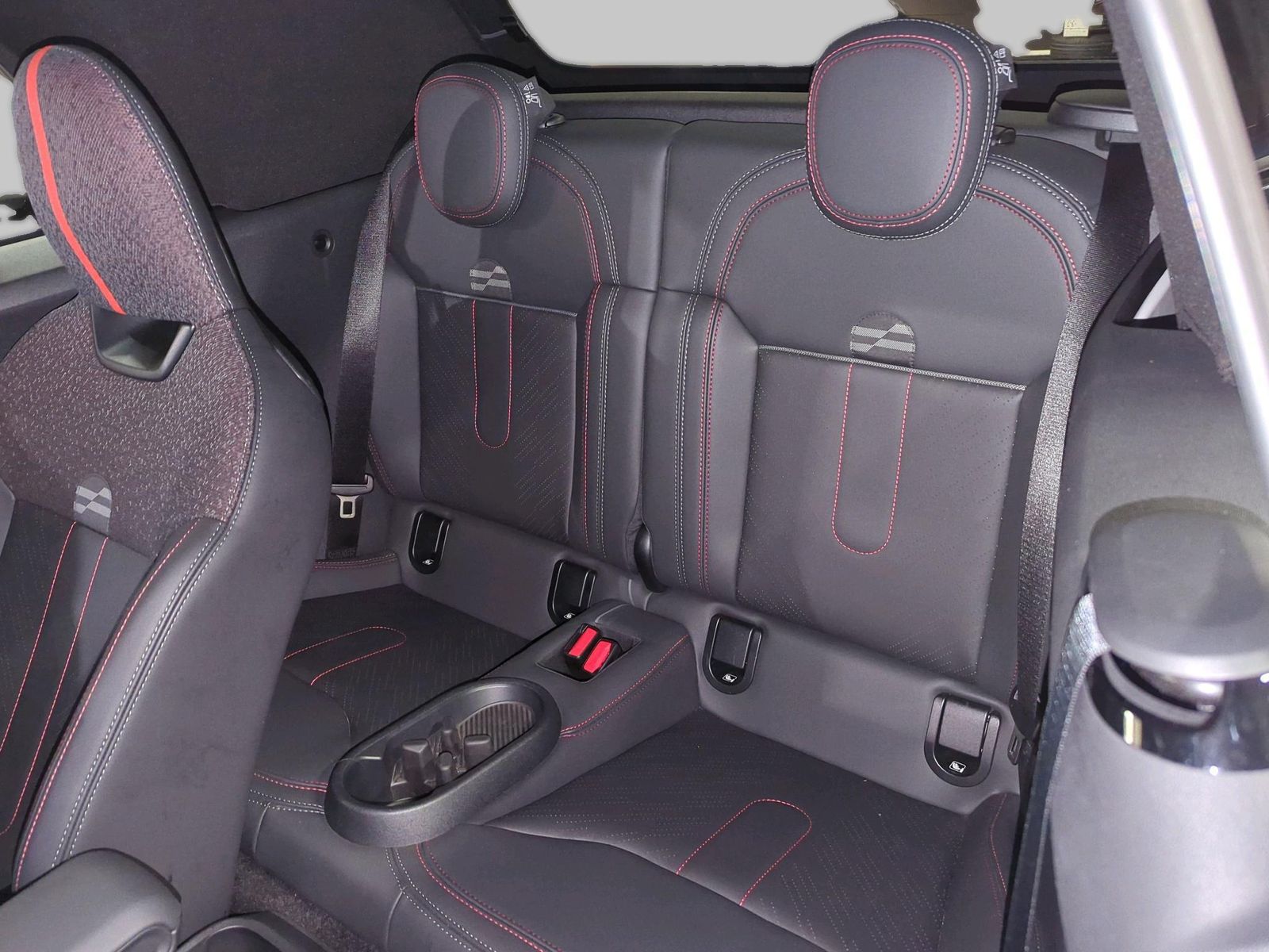 MINI John Cooper Works Cabrio - Bild 14