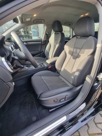 Fahrzeugabbildung Audi A3 Limousine 35 TDI s tronic sport NAVI