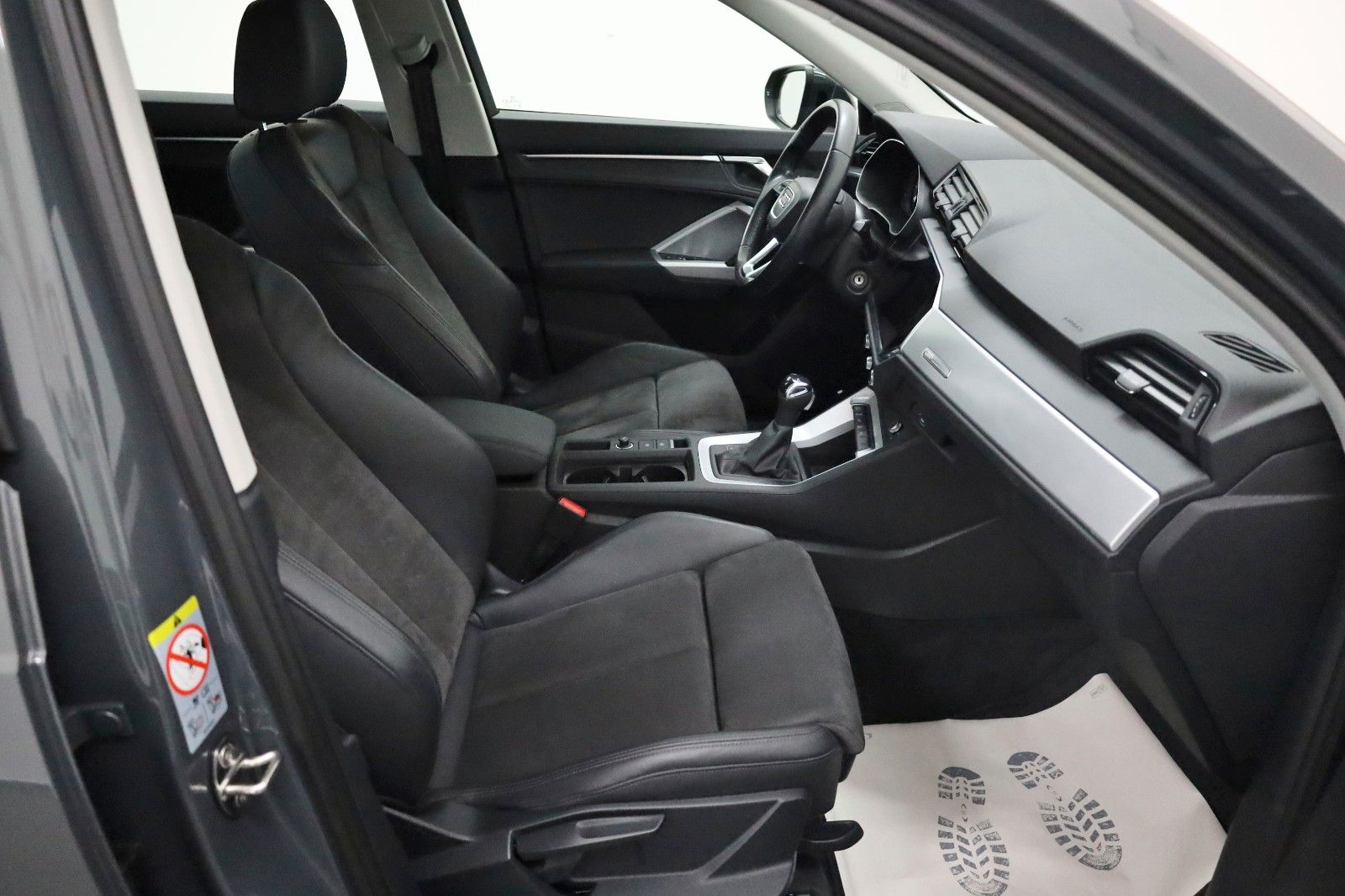 Fahrzeugabbildung Audi Q3 45 TFSI e,T.Leder,Navi,LED,SH,ACC,Sportsitze