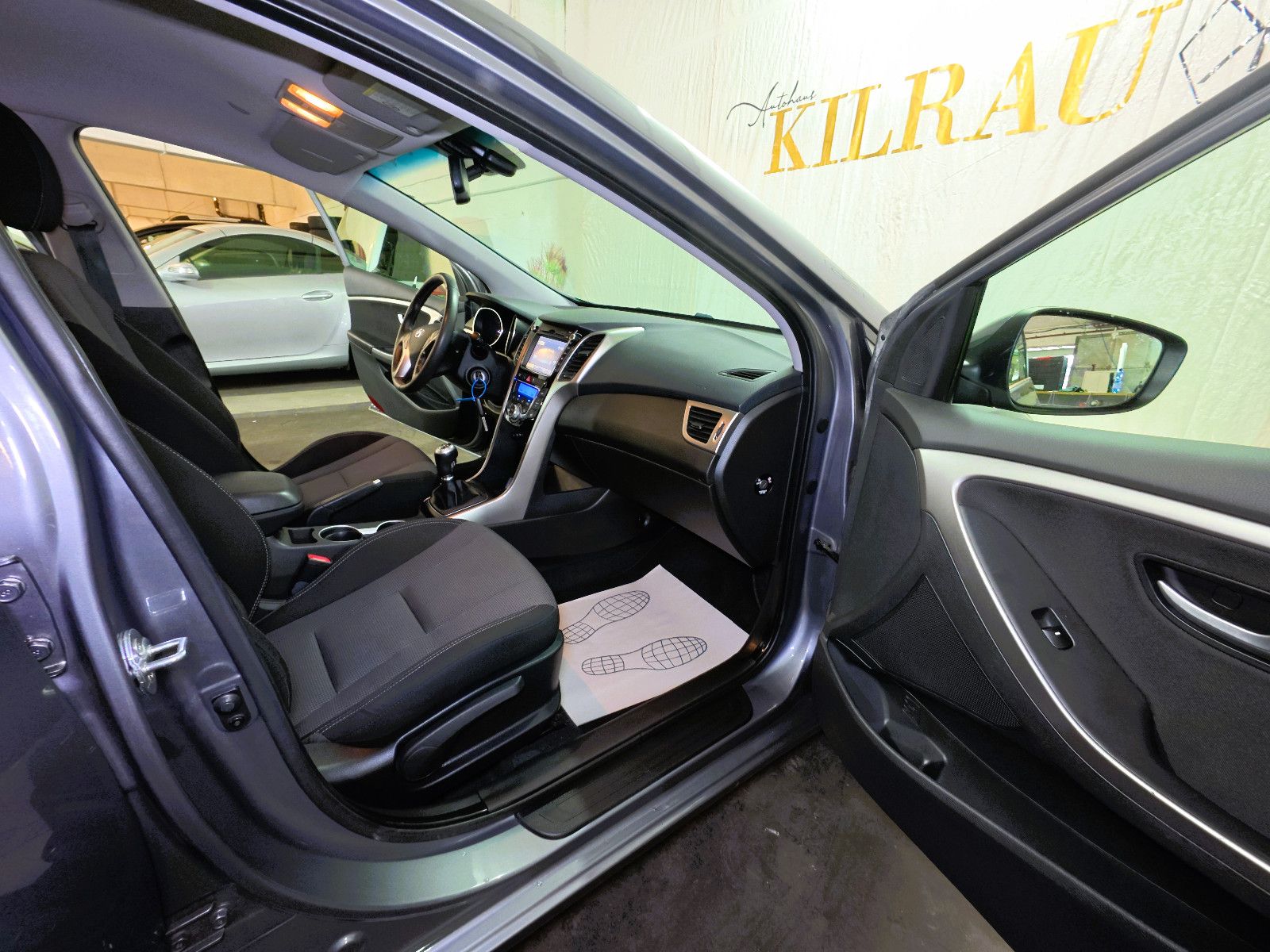 HYUNDAI i30 1.Hand Xenon, Kamera, PDC, Navi, Touch