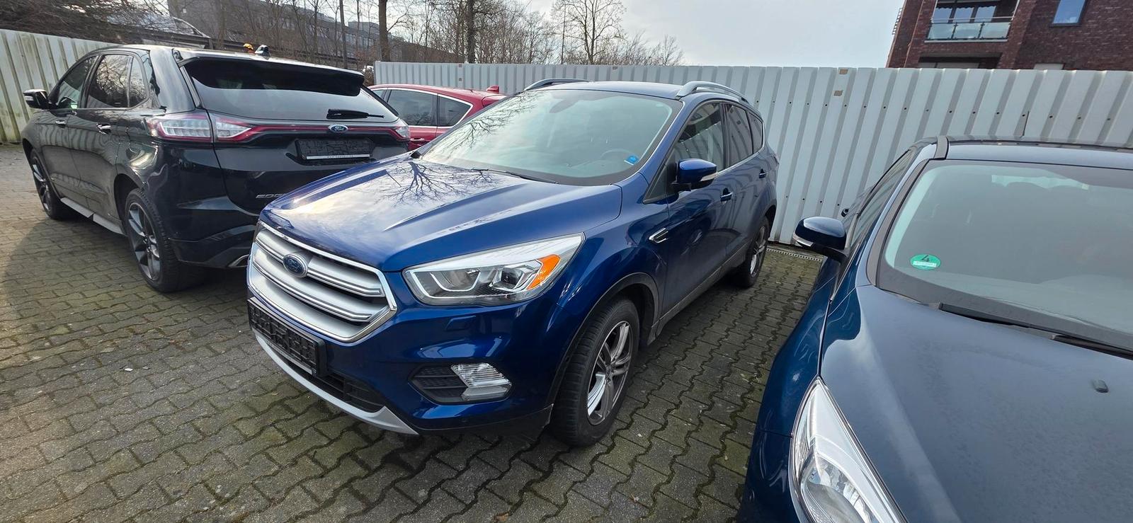 Ford Kuga 1.5 EcoBoost 2x4 Titanium Navi Key-Free Cam