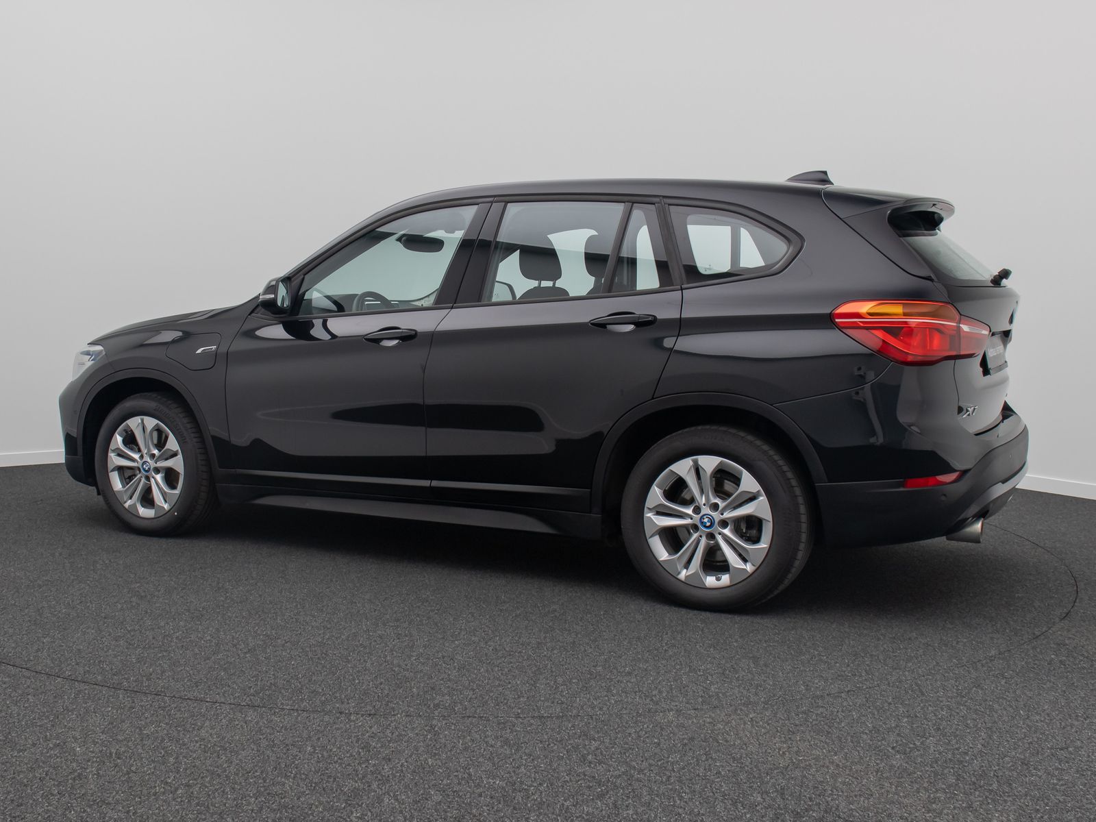 Fahrzeugabbildung BMW X1 xD25e DAB Navi ParkAssist Lordos Geschwindig