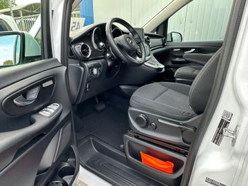 Mercedes V 220 - 10