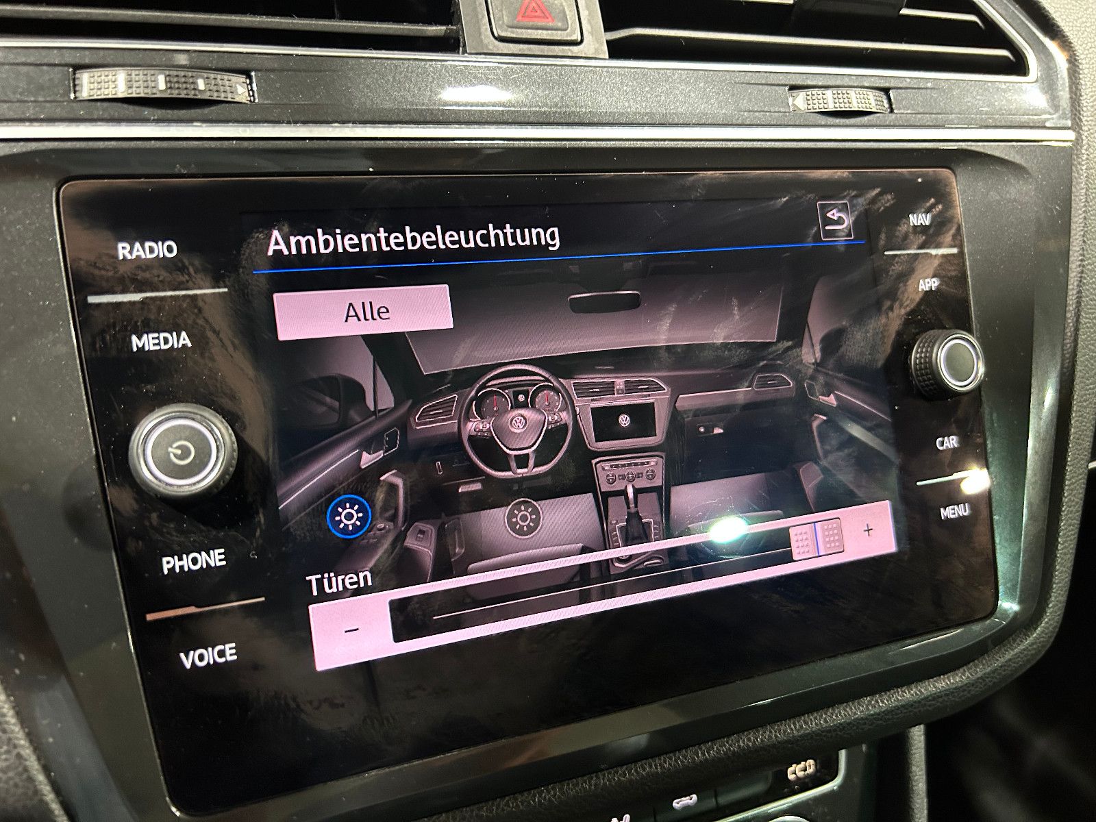 Fahrzeugabbildung Volkswagen Tiguan Highline BMT/PANO/ACC/APPLE/ALCANTARA/KAM