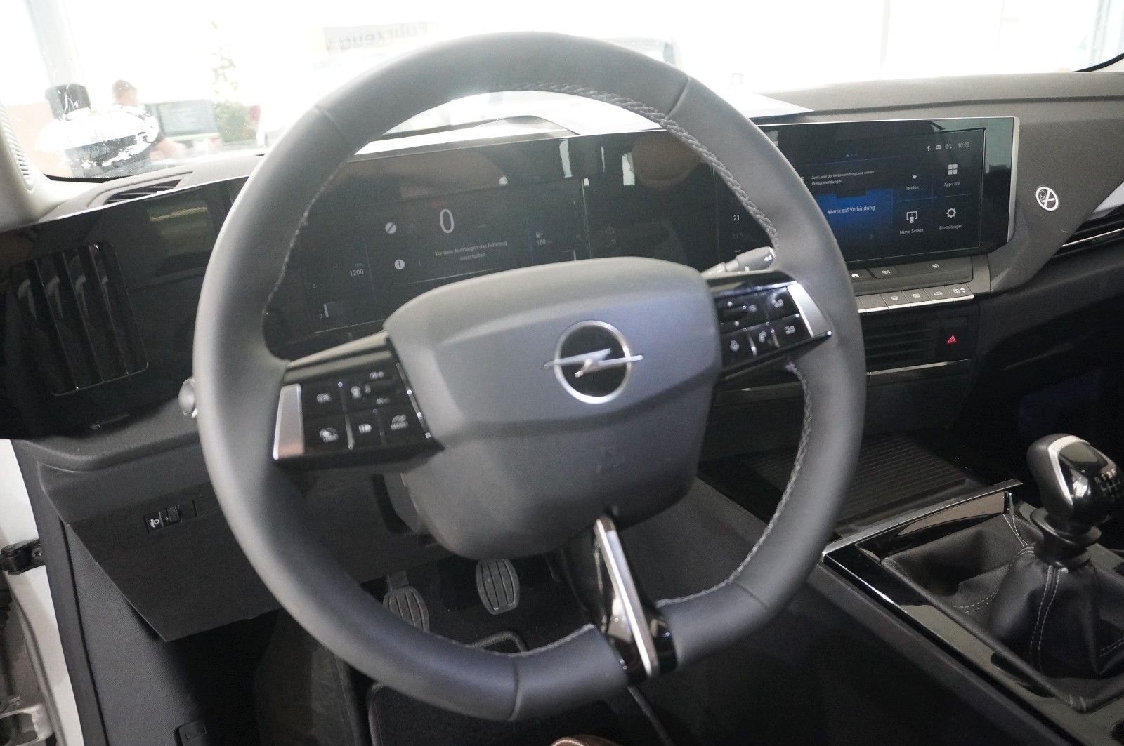 Fahrzeugabbildung Opel Astra L ST 1.2T  LED/NAVI/SHZ/ALU16/KAMERA/ALLWE