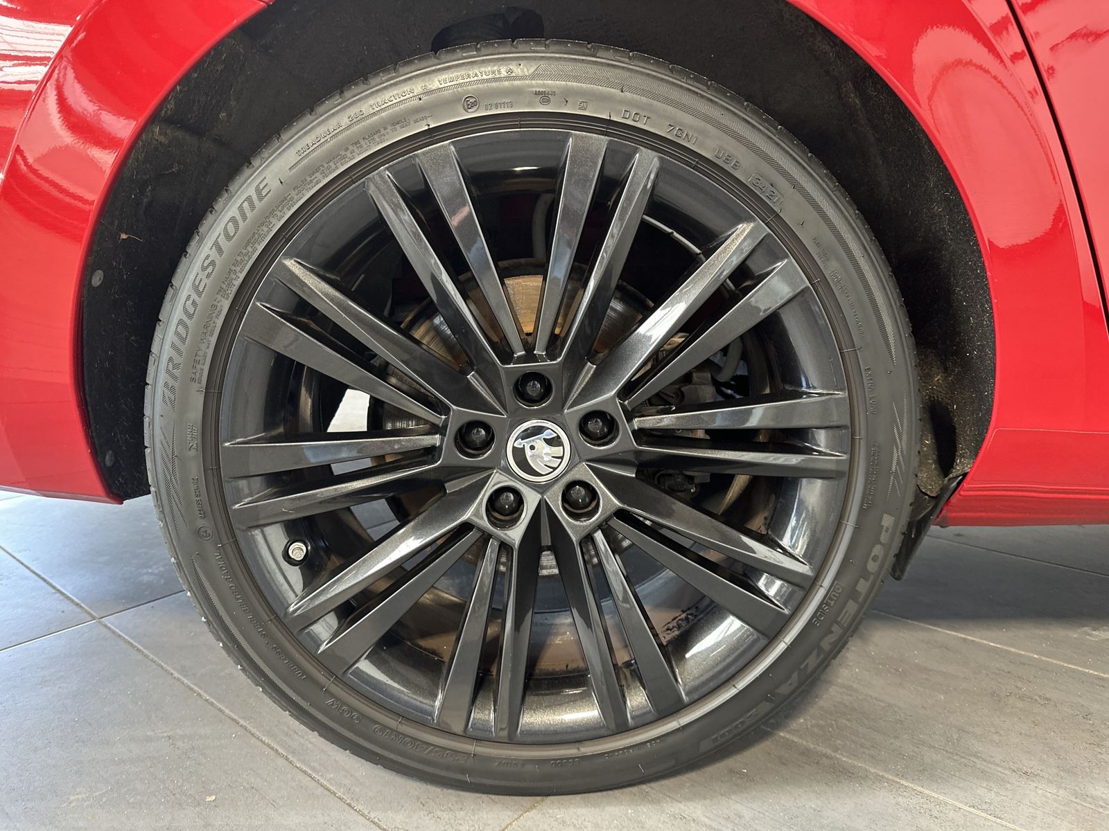 Fahrzeugabbildung SKODA Superb Combi iV 1.4 TSI L&K NAV+LED+PANO+19ZO+VC