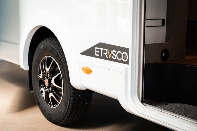 Fahrzeugabbildung Etrusco T 7400 QBC sofort Verfügbar / Queensbett
