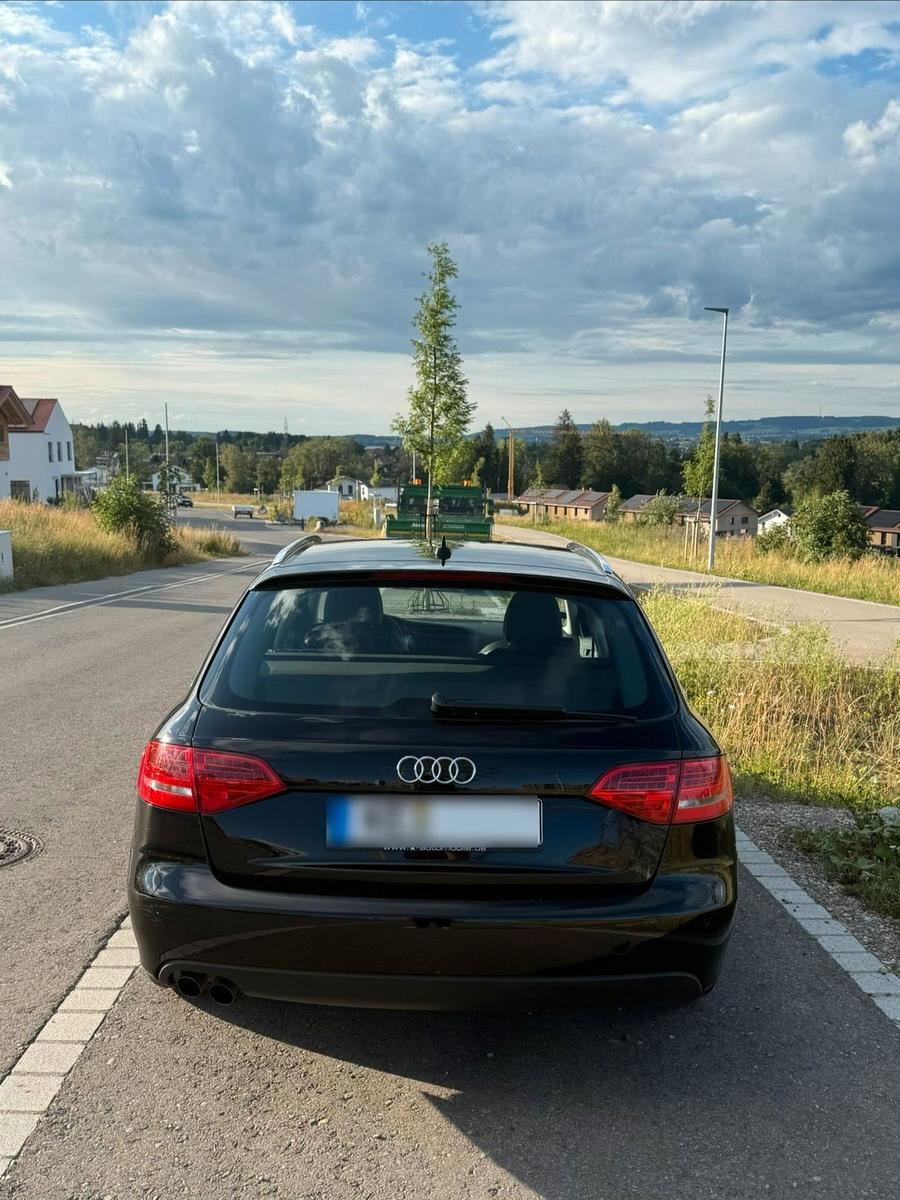 Audi A4 2011 — photo 11
