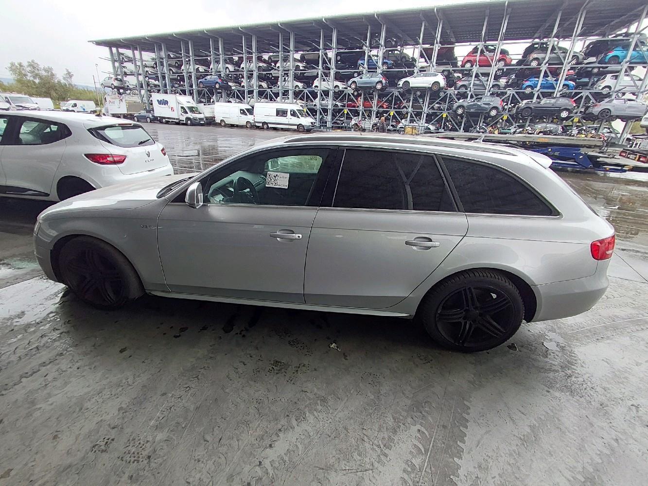 Audi S4 2009 — двигун