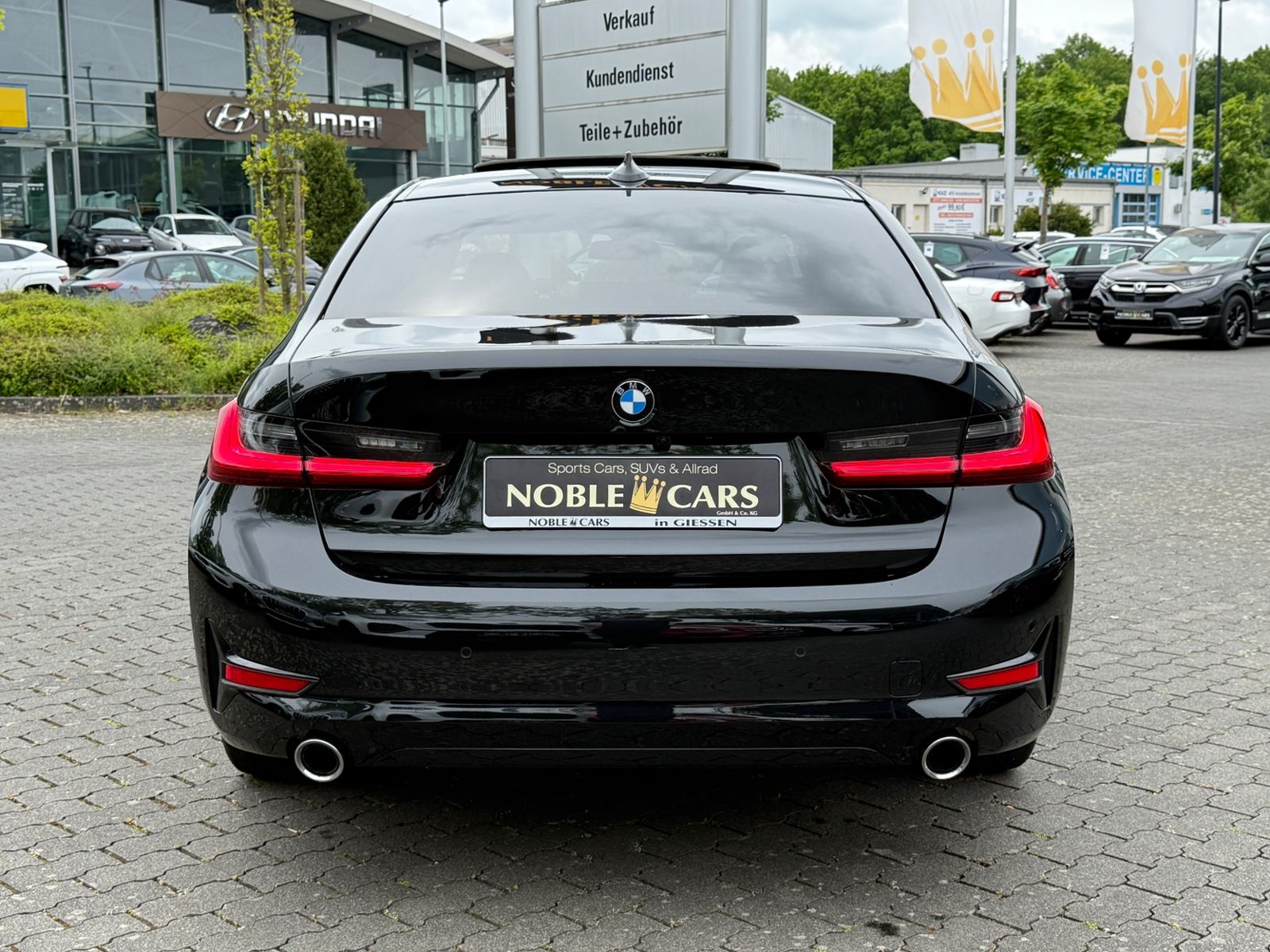 Fahrzeugabbildung BMW 320i  Sport Line GSD ACC HUD LASER 360°