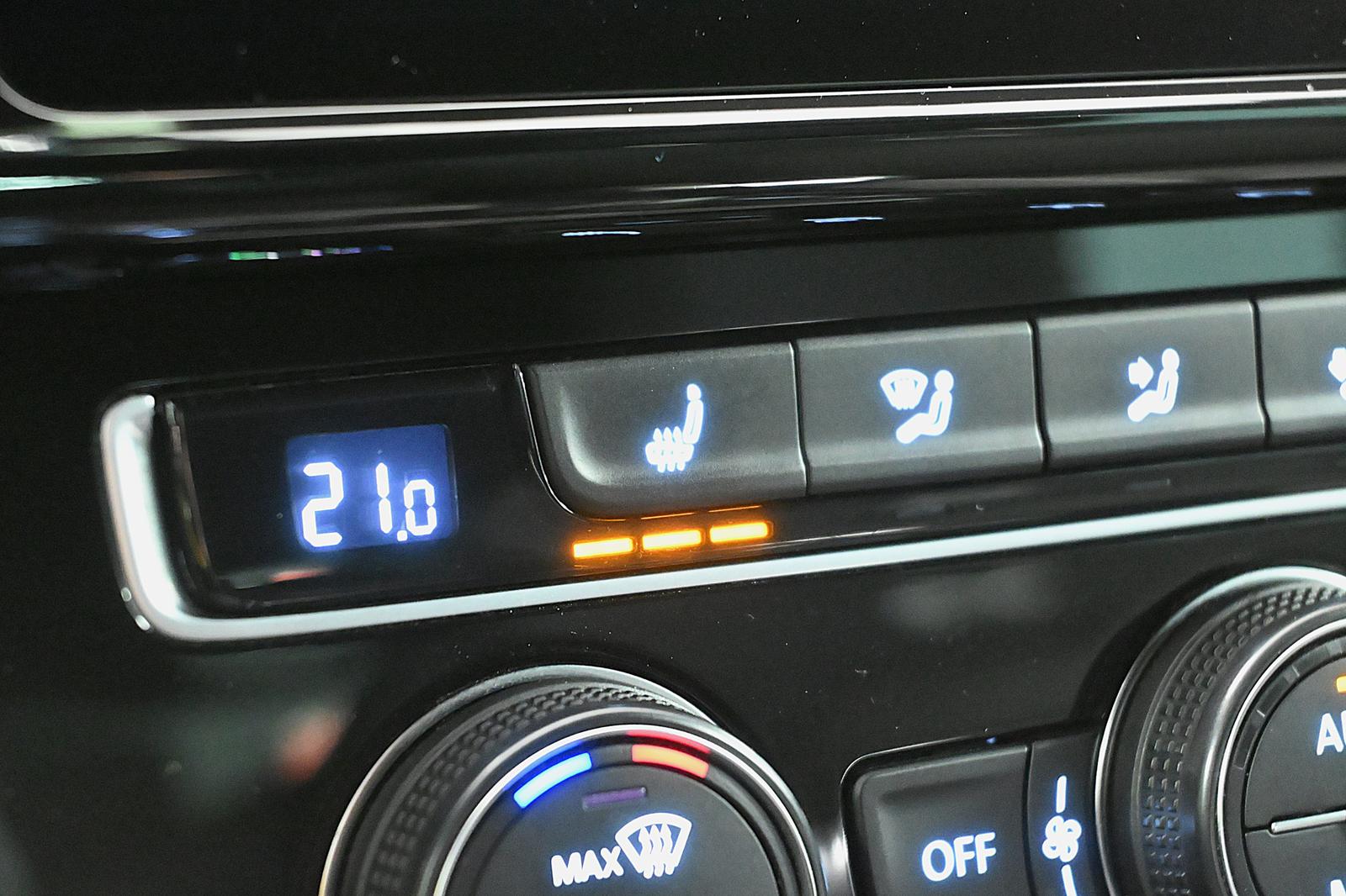 Volkswagen Golf 7 R 4M *MATRIX*DYNAUDIO*DCC*VIRTUAL*ACC*SHZ