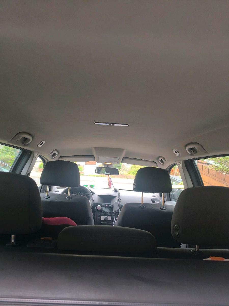 Opel Astra 2010 — photo 11